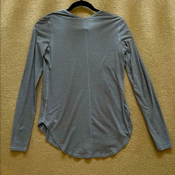 Lululemon Yogini 5 Year Long Sleeve Striped Tee Color Blue and White Size 4 - Picture 7 of 9